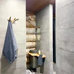 Karhunkelo - Sis 2 Kpl Hissilippuja Villa