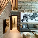 Villa Karhunkelo - Sis 2 Kpl Hissilippuja *