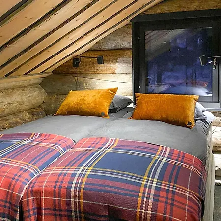 Karhunkelo - Sis 2 Kpl Hissilippuja Вилла