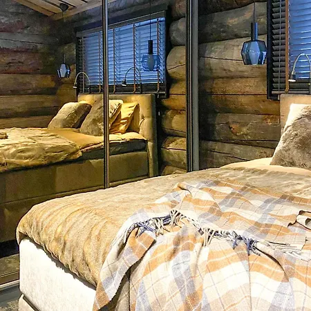 Karhunkelo - Sis 2 Kpl Hissilippuja