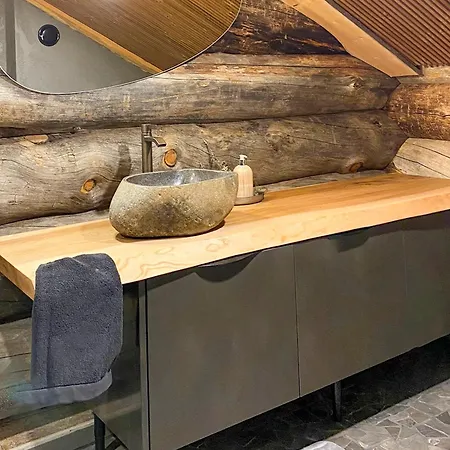 Karhunkelo - Sis 2 Kpl Hissilippuja * Уккохалла