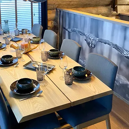 Karhunkelo - Sis 2 Kpl Hissilippuja * Уккохалла